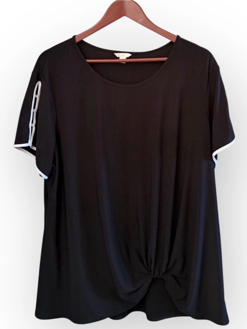 Cato Size 18/20 2X Black Twist Front Knot Top White Trim High Low Plus